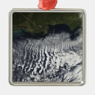 Ornement En Métal Les rues nuageuses sont visibles