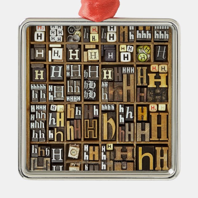 Ornement En Métal Lettre H (Devant)