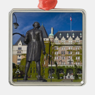 Ornement En Métal L'impératrice hôtel et la statue du capitaine Jame