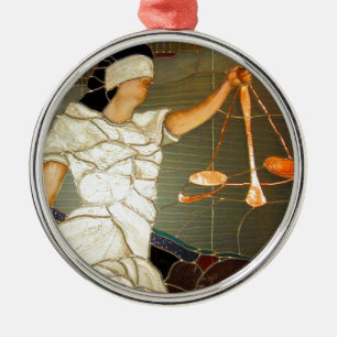 Ornement En Métal Madame majestueuse Justice dans la conception en