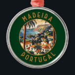 Ornement En Métal Madeira Portugal Cercle retro en détresse<br><div class="desc">Conception de déplacement vectoriel rétro Madère. Madère,  une région autonome du Portugal,  est un archipel comprenant 4 îles au large de la côte nord-ouest de l'Afrique. Il est connu pour son vin homonyme et son climat subtropical chaud.</div>