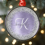 Ornement En Métal Métal brossé violet Parties scintillant d'argent N<br><div class="desc">Personnalisez facilement ce flocon de neige chic et branché design ornemental de Noël avec une jolie parties scintillant brillante en argent sur un arrière - plan métallique brossé violet.</div>