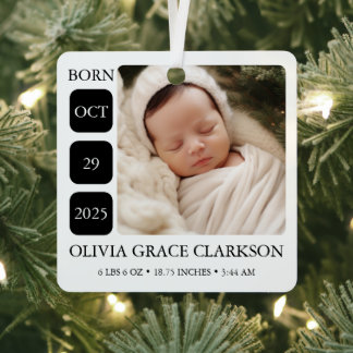 Ornement En Métal Minimal Black & White Photo Birth Stats Ornament