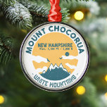 Ornement En Métal Mont Chocorua New Hampshire - Vintage rétro<br><div class="desc">Le mont Chocorua,  situé à environ 12 km de Conway,  est l'une des montagnes les plus populaires des massifs de White Mountains du New Hampshire,  avec des randonneurs et des grimpeurs.</div>