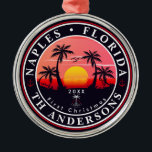 Ornement En Métal Naples Florida Beach Retro Sunset Palm Tree 80s<br><div class="desc">Ils ont customisé Naples Florida Retro 60s Palmiers Souvenirs. Naples Florida, souvenirs de plage rétro. design de voyage pour les amoureux d'été. ce design rétro vintage est une excellente idée de cadeau de vacances, d'anniversaire et d'été. - Vous pouvez personnaliser le modèle en ajoutant un nom de votre ville ou...</div>