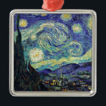 Ornement En Métal Nuit étoilée par van Gogh<br><div class="desc">Van Gogh était obsédé par le symbolisme des objets lumineux et de la couleur. La lampe était un symbole de calme et de sécurité. L'étoile symbolisait la foi, et la lumière, les réalités humaines. Le bleu ultramarin profond était infini, tandis que le rouge et le vert exprimaient "ces choses terribles,...</div>