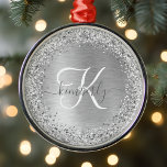 Ornement En Métal Parties scintillant en métal brossé argenté Nom du<br><div class="desc">Personnalisez facilement ce flocon de neige à la mode encadré de décoration de Noël avec une jolie parties scintillant brillante en argent sur un arrière - plan métallique brossé en argent.</div>