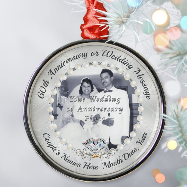 Ornement En Métal PHOTO Diamond, 60th Wedding Anniversary Ornaments (Inexpensive 60th anniversary Gifts. Diamond wedding anniversary gift ideas for friends. Ornament.)