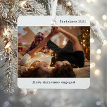 Ornement En Métal Photo personnalisée Notre premier Noël engagé<br><div class="desc">Commémorez un jour férié avec l'image personnalisée Notre premier ornement métallique engagé de Noël. Ce couple de photo ornement est la façon parfaite de capturer votre fiançailles et de célébrer votre premier Noël ensemble. Doté d'une esthétique moderne minimaliste en noir et blanc, cet ornement présente élégamment votre photo préférée avec...</div>