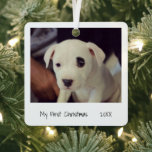 Ornement En Métal Photos minimalistes Noir Blanc Premier animal de N<br><div class="desc">Style minimaliste ornement de Noël avec un design simple avec une photo de votre nouveau chiot ou chaton ainsi que "Mon premier Noël" et l'année dans un script d'écriture manuscrite. Le dos a une deuxième photo et le nom de votre animal. Ce joli ornement fait un grand cadeau à toute...</div>