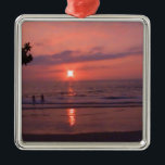 Ornement En Métal Plage romantique Hawaii Sunset Ocean Beach<br><div class="desc">Les photos de voyage de Big Island of Hawaii font de beaux cadeaux de keepsaké. ⭐ PERSONNALISEZ ce modèle avec vos oeuvres. ⭐ MODIFIEZ-le pour apporter d'autres modifications. ⭐ TRANSFÉREZ cette conception à n'importe quel produit. Visitez tous mes magasins à bit.ly/SandyspiderStores (couper et coller).</div>