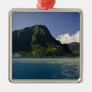 Ornement En Métal Polynésie française, Moorea. Le Paul Gauguin