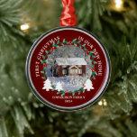 Ornement En Métal Premier Noël dans notre nouvelle maison photo<br><div class="desc">Le premier Noël dans notre nouvel Ornement photo Maison. Ajoutez votre propre photo de votre nouvelle maison,  ajoutez vos noms,  votre texte et votre année et créez un ornement de Noël très personnel et unique.</div>