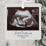 Ornement En Métal Première grossesse de Noël Faire-part<br><div class="desc">C'est toujours un bon moment pour partager cette nouvelle passionnante avec votre plus proche et le plus cher. Idée cadeau de Noël parfait pour la grand-mère le reste de la famille avec un ornement photo ultrasonore. Ajoutez facilement la photo de numérisation bébé et un nom en cliquant sur le bouton...</div>