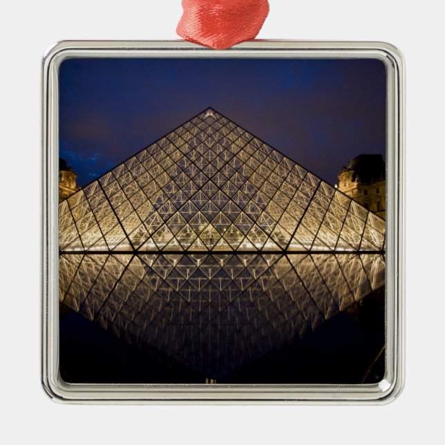 Ornement En Métal Pyramide du Louvre par l'architecte I.M. Pei à (Devant)