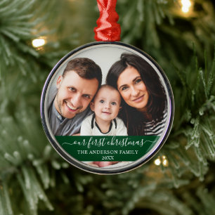 Ornement En Métal Script élégant Notre Première Famille de Noël Vert