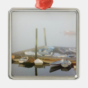 Ornement En Métal Ski et brouillard matinal dans le port de Southwes