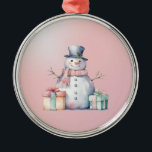 Ornement En Métal Snowman rose avec paquets<br><div class="desc">Dans les tons roses,  ce design est paisible et apaisant.</div>