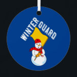 Ornement En Métal Snowman Winter Guard<br><div class="desc">Le texte de la Garde d'hiver avec un bonhomme de neige tenant un drapeau et portant un foulard avec des drapeaux est un dessin humoristique pour les gardiens de couleur et les membres de la Garde d'hiver aux anniversaires et jours fériés</div>