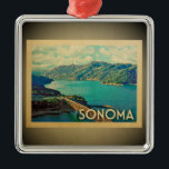 Ornement En Métal Sonoma California Orament Vintage voyage<br><div class="desc">Un ornement Sonoma de style vintage cool,  avec une rivière serpentant à travers les montagnes de la campagne vinicole de Californie.</div>