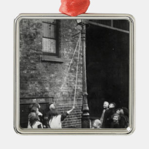 Ornement En Métal Taudis de Londres, c.1900
