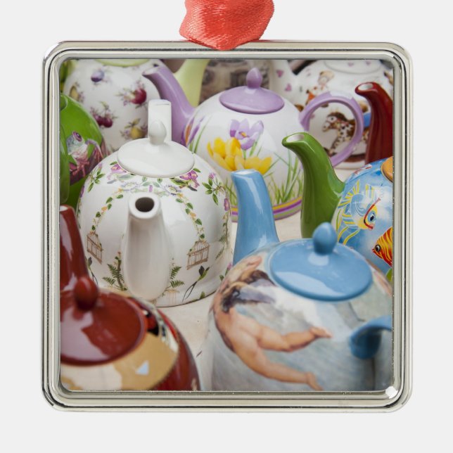 Ornement En Métal Teapots en vente à Leipzig, Allemagne (Devant)