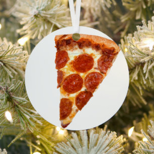 Ornement En Métal Tranche de pizza pepperoni classique de SlipperyJo