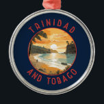 Ornement En Métal Trinité-et-Tobago Caribbean Distressed Circle<br><div class="desc">Trinité-et-Tobago rétro design de voyage vectoriel. Trinité-et-Tobago est connue pour ses plages,  sa culture et sa faune. Le pays est considéré comme l'un des pays les plus prospères et industrialisés des Caraïbes.</div>