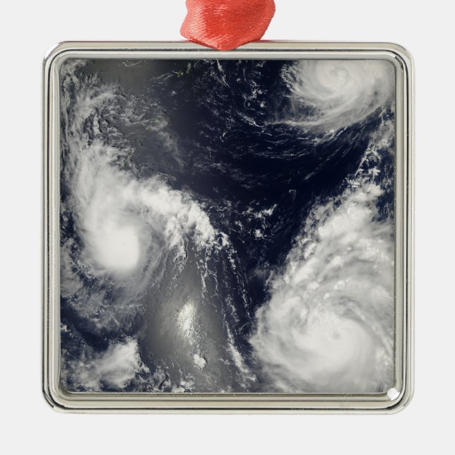 Ornement En Métal Trois typhons différents (Devant)