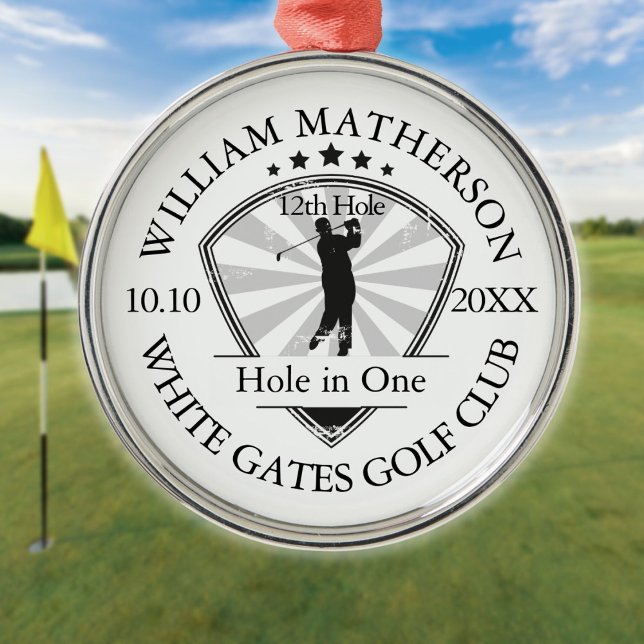 Ornement En Métal Trou en un classique Golf personnalisé (Hole in One Classic Personalised Golf Metal Ornament)