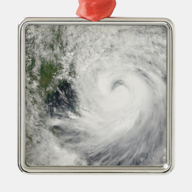 Ornement En Métal Typhoon Prapiroon (Devant)