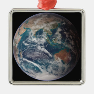 Ornement En Métal Un à pleine vue de la terre montrant des données