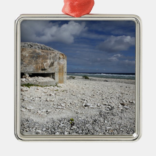 Ornement En Métal Un bunker en ruine (Devant)