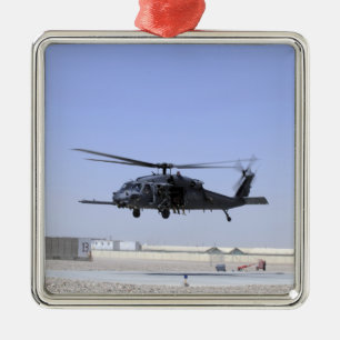 Ornement En Métal Un HH-60G pave le faucon décollant du camp Bastio