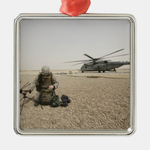 Ornement En Métal Un opérateur radio de champ