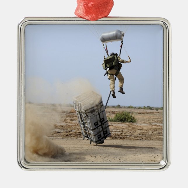 Ornement En Métal Un pararescueman descend dans la zone (Devant)