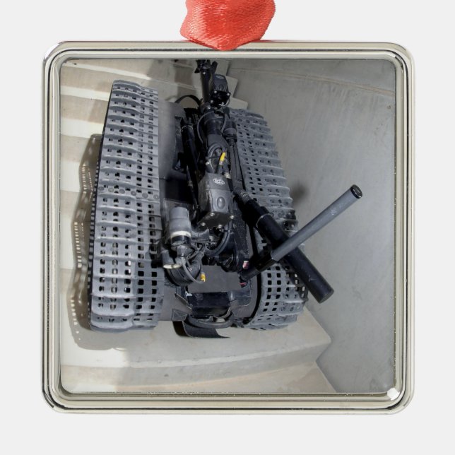 Ornement En Métal Un robot Talon 3B escalade un vol de stai (Devant)