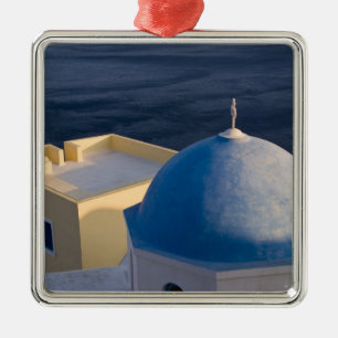 Ornement En Métal Une église orthodoxe près de la mer, Oia Santorini