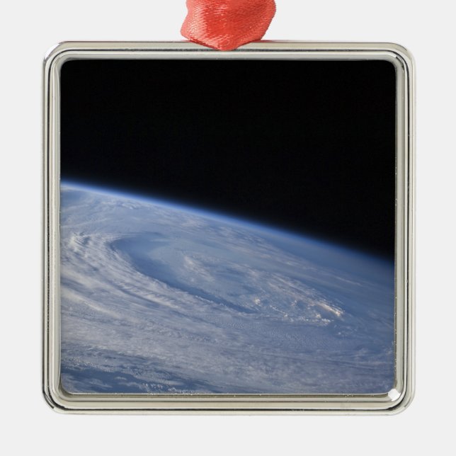 Ornement En Métal Une vue haute oblique (Devant)