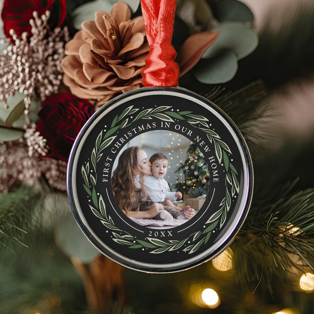 Ornement En Métal Wreath d'hiver | Premier Noël dans notre nouvelle  (Créateur téléchargé)