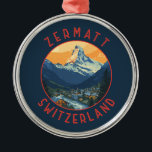 Ornement En Métal Zermatt Suisse Retro Cercle désorganisé<br><div class="desc">Design de déplacement vectoriel rétro Zermatt. Zermatt,  dans le canton du Valais,  est une station de montagne réputée pour le ski,  les escalades et le randonnée.</div>