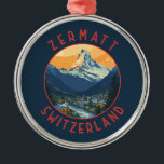Ornement En Métal Zermatt Suisse Retro Cercle désorganisé<br><div class="desc">Design de déplacement vectoriel rétro Zermatt. Zermatt,  dans le canton du Valais,  est une station de montagne réputée pour le ski,  les escalades et le randonnée.</div>