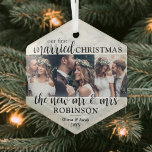 Ornement En Verre 3 Photo 1Noël Marié Faux Marbre Hexagon<br><div class="desc">Célébrez un 1er jour férié joyeux comme de jeunes mariés avec un collage photo personnalisé 3 "Notre premier Noël marié" ornement en forme d'hexagone. Les images et le libellé de ce modèle sont simples à personnaliser. (CONSEIL EN MATIÈRE DE PLACEMENT D'IMAGE : Une façon simple de centrer une photo exactement...</div>