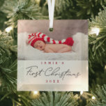 Ornement En Verre Baby moderne First Christmas Custom<br><div class="desc">Commémorez le premier Noël de votre bébé avec notre "Premier Ornement personnalisé de Noël de bébé moderne". Cet élégant ornement présente un design contemporain, parfait pour célébrer ce jalon spécial. Personnalisez-le avec le nom de votre bébé, sa date de naissance et une photo pour créer un souvenir unique qui sera...</div>