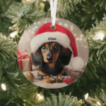 Ornement En Verre Chiot noir et tan Dachshund avec chapeau de Santa<br><div class="desc">Ce magnifique dessin de Noël montre un doux dachshund portant un chapeau de Père Noël rouge.</div>