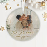 Ornement En Verre Élégant Gold Script Famille Photo Joyeux Noël<br><div class="desc">Elégant or main Lettré "Joyeux Noël" Script de la famille de photos ornement. Comprend votre photo de famille préférée,  "nom de famille" calligraphie texte en écriture manuscrite,  avec Joyeux Noël texte et année. Facile à personnaliser. Conseil photo : recadrez votre photo sur le formulaire carré avant de la télécharger.</div>