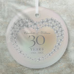 Ornement En Verre Elegant Pearl 30e anniversaire de Mariage<br><div class="desc">Doté d'une belle perle,  cet élégant gardien du 30ème anniversaire de mariage peut être personnalisé avec vos informations spéciales d'anniversaire de perles sur un arrière - plan perle. Conçu par Thisisnotme©</div>