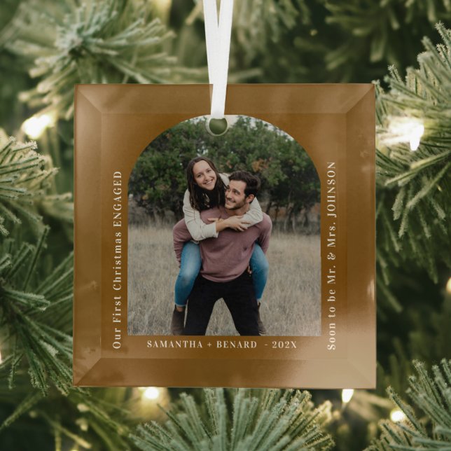 Ornement En Verre First Christmas Engaged Couples Photo Arch (Insitu)