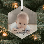 Ornement En Verre Hexagone de texte noir minimaliste moderne<br><div class="desc">Célébrez les joies simples des vacances avec un ornement photo en forme d'hexagone. Photo et tout le texte sur ce modèle sont faciles à customiser pour inclure n'importe quel libellé, comme Joyeux Noël, Mes premiers Noël, Meilleurs Amis, les enfants et les noms de famille, etc. (CONSEIL EN MATIÈRE DE PLACEMENT...</div>
