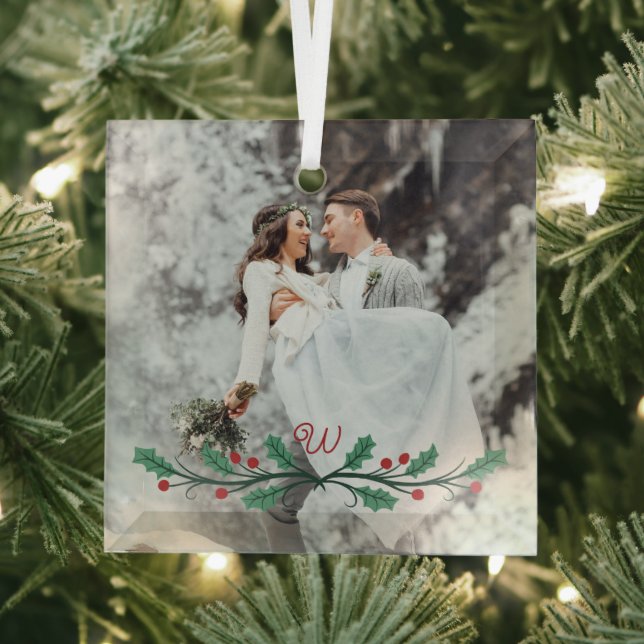 Ornement En Verre Holly Haf Wreath Monogram Winter Wedding Photo (Insitu)